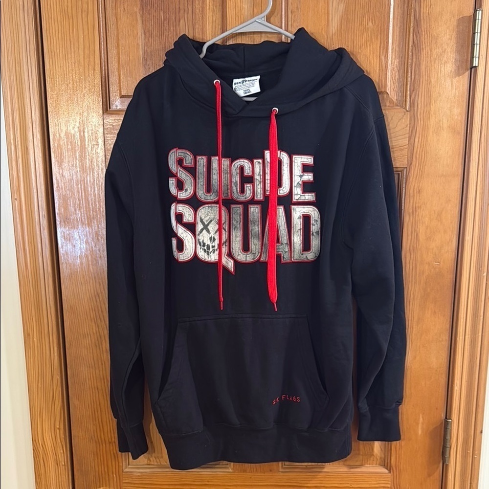 Six flags  men’s hooded sweatshirt size medium.